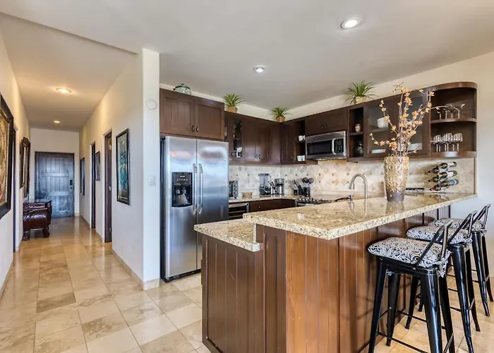 Stylish With Pool, Ocean Views, Fitness & Private Patio Grill * Cabo San Lucas