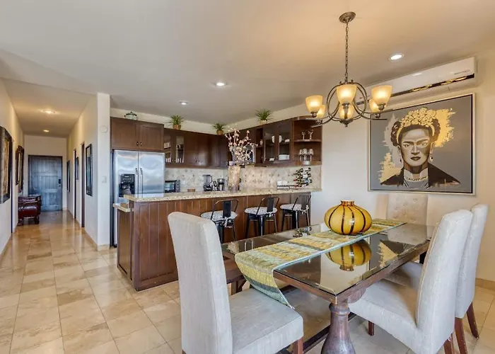 Stylish With Pool, Ocean Views, Fitness & Private Patio Grill