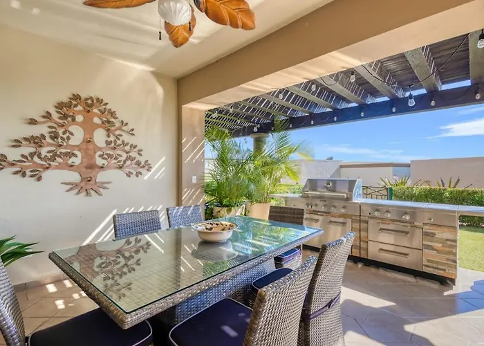 Ferienhaus Stylish With Pool, Ocean Views, Fitness & Private Patio Grill *