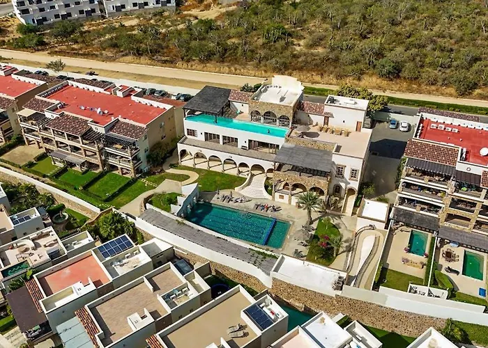 Stylish With Pool, Ocean Views, Fitness & Private Patio Grill *