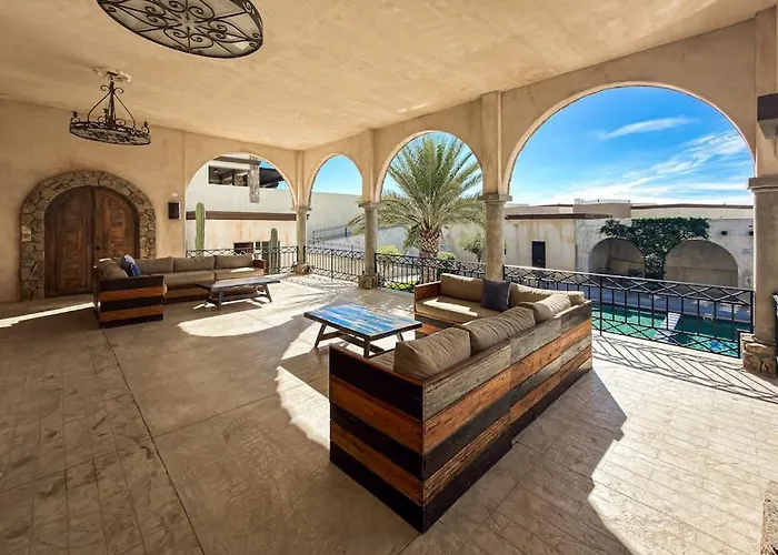 Stylish With Pool, Ocean Views, Fitness & Private Patio Grill