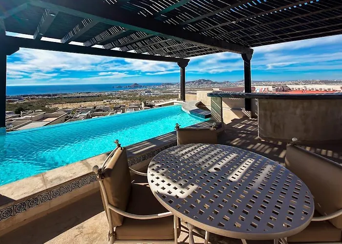 Stylish With Pool, Ocean Views, Fitness & Private Patio Grill Cabo San Lucas